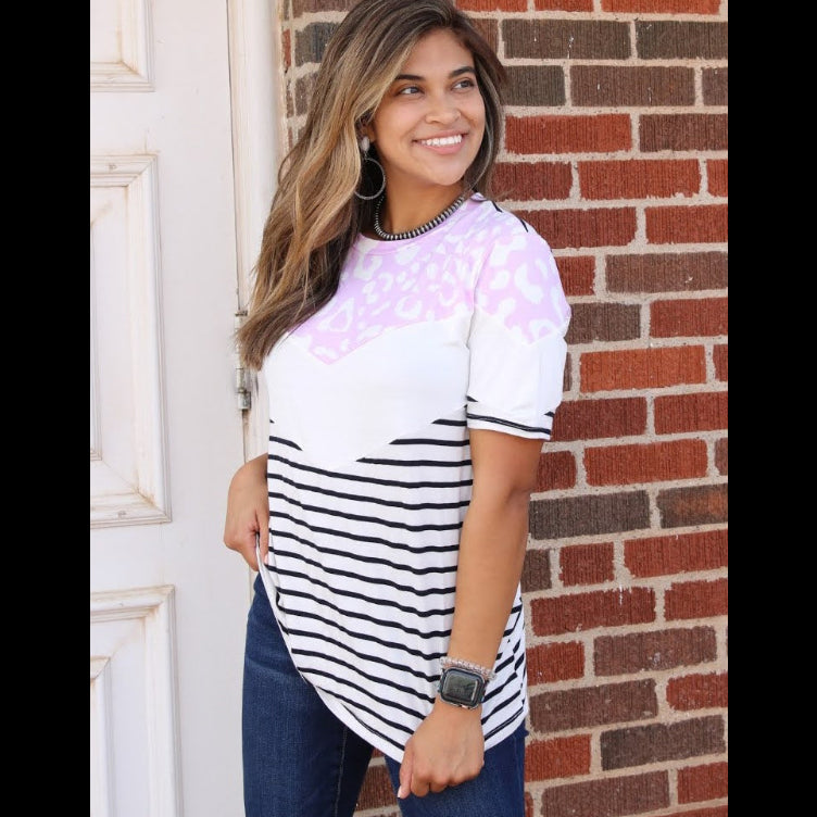 HAPTICS Sylvia Lavender Leopard Striped Top Womens Small 💕BUNDLE+OFFER