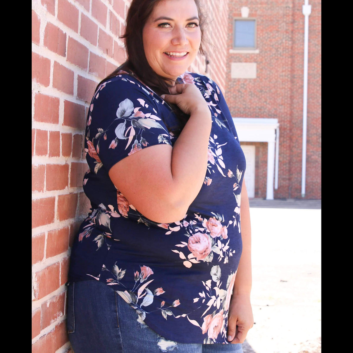 HEIMISH Isla Navy Floral Top Womens Small 💕BUNDLE+OFFER